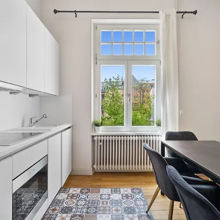 Villa Charming With Balcony In Center Luxemburg